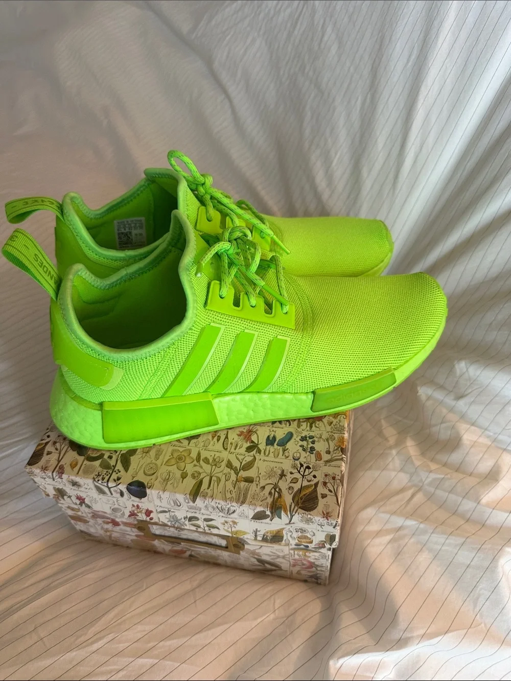 adidas - NMD_R1 Wmns 